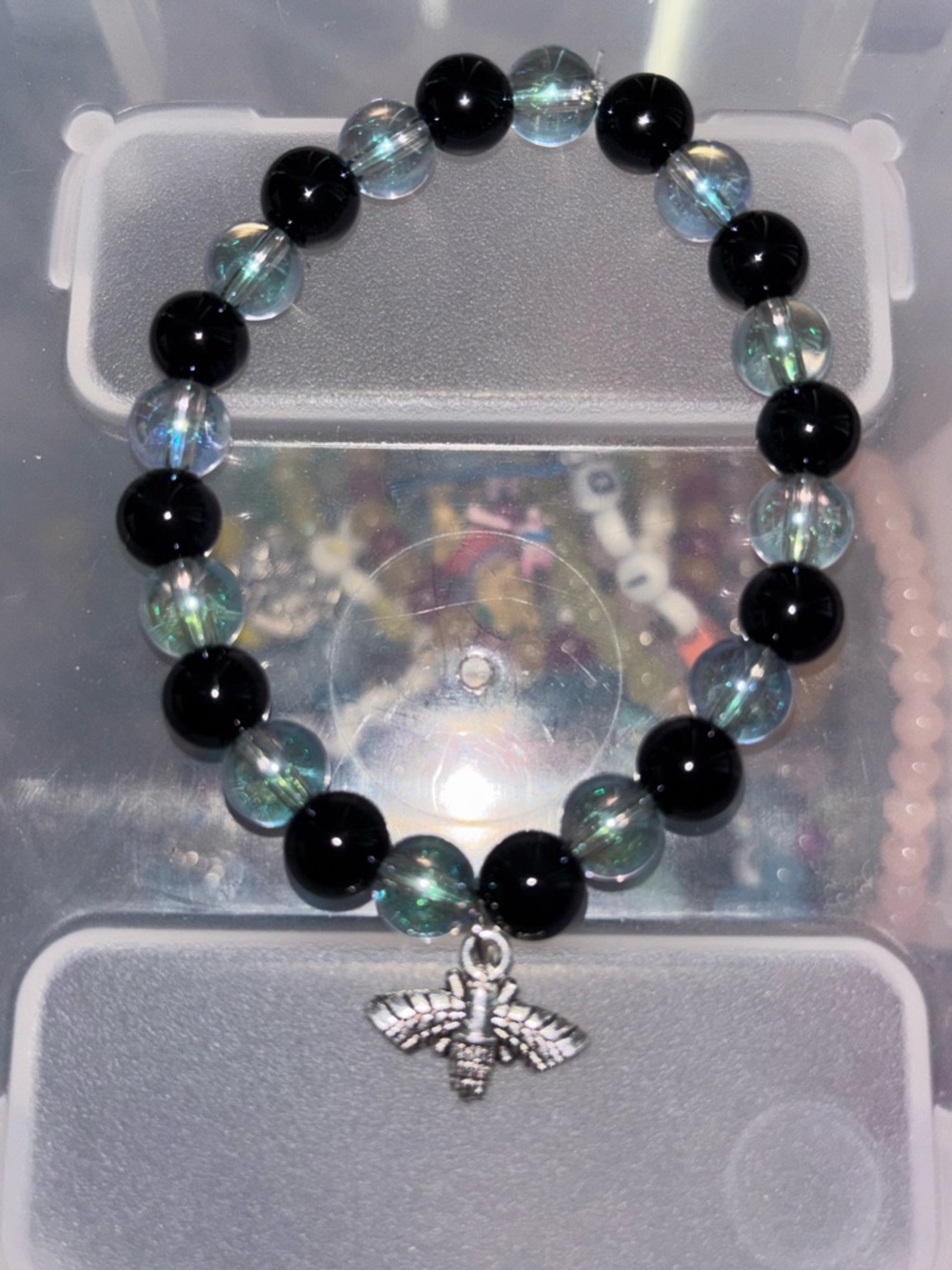 Onyx iridescent bee 🐝 handcrafted bracelet - Picture 2 of 2